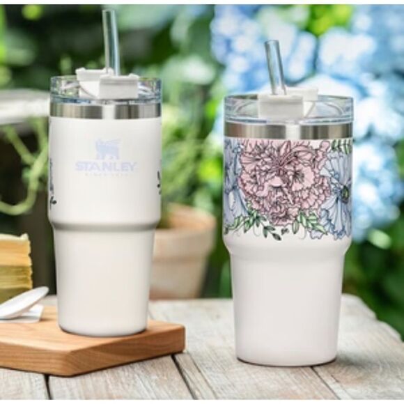 Stanley Adventure Quencher (Overseas) 23oz Travel Tumbler, CREAM FLORAL - Picture 6 of 7